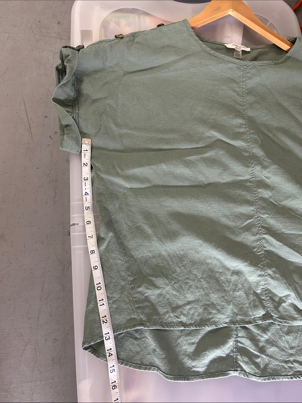 Cable & Gauge Studio Linen Blend Roll Tab Top Sage Green Large - Picture 12 of 12